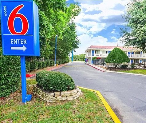 Motel 6 Huntsville